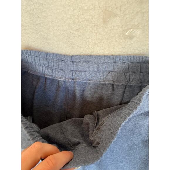 Vuori Performance Joggers Pants Blue Quartz Heather Womens Medium - Picture 4 of 7